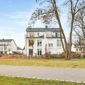 Gorgeous Home In Hennigsdorf With Lake View Exterior photo