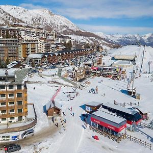 Teleo 50Mt From Ski Apartments - Happy Rentals 塞斯特雷 Exterior photo