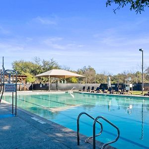 Luxury 5Br, 3Ba Austin Retreat ~ Pool~ Parking别墅 Exterior photo