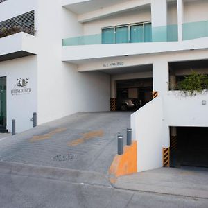 Spacious Apartment With Private Balcony & Ocean View - Brujas 马萨特兰 Exterior photo