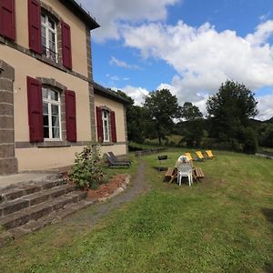 圣马丹-瓦尔姆鲁Maison De Charme Au Coeur Des Monts Du Cantal, Ideale Pour 12 Pers., Avec Jardin, Cheminee Et Loisirs Proches - Fr-1-742-96别墅 Exterior photo