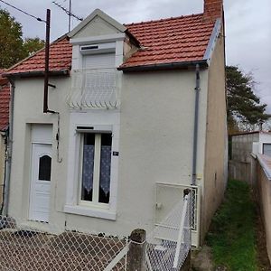 Propriete D'Une Chambre Avec Terrasse A Cosne Cours Sur Loire Exterior photo