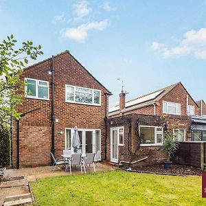 Woking - 4 Bedroom House - With Garden & Driveway Brookwood Exterior photo