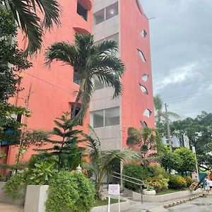 The Family Suite At The Mactan Airport 麦克坦 Exterior photo