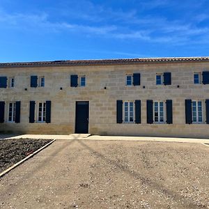 Charmant Appartement Avec Vue Sur Les Vignes Lussac  Exterior photo