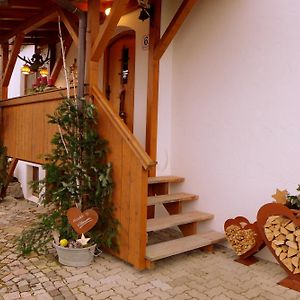 Gemutl. Ferienhaus Mit Sauna Fur Bis Zu 4 Erwachsene Und 3 Kinder Und Hund 巴德黑布恩 Exterior photo