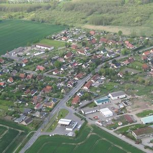 Grosses Ferienhaus Mit Seeblick Leezen  Exterior photo