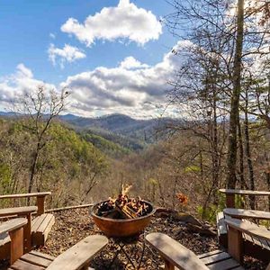 Mountain Top Log Cabin, Hot Tub, Fire-Pit, Wifi 布赖森城 Exterior photo