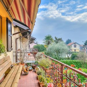 Viviana Apartment - Happy Rentals Monvalle Exterior photo