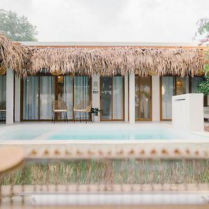Private Villa With Pool In Vigan, Ilocos Sur - Selene Private Villas San Vincente Exterior photo
