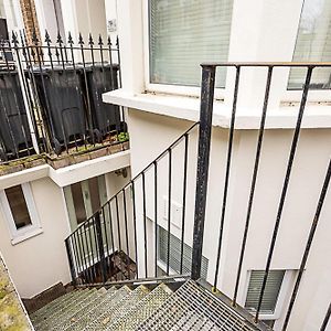 伦敦Cosy Garden Flat In Prestigious Residential Area公寓 Exterior photo