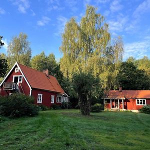 Charming Forest Retreat, 15 Min From Mariefred Nykvarn Exterior photo