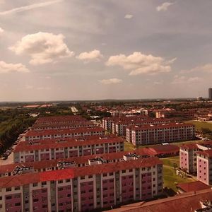 雪邦Bs722- Self Checkin-Wifi-Netflix-Parking-Pool-Klia, 5073公寓 Exterior photo