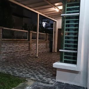 Semi-Detached House, Semenyih, Malaysia别墅 Exterior photo