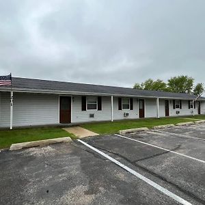 Tomah Apartment A - E Veterans St Exterior photo