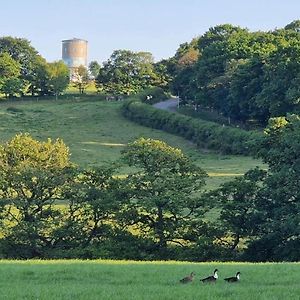 Luxury Converted Water Tower In Yorkshire Emley Exterior photo