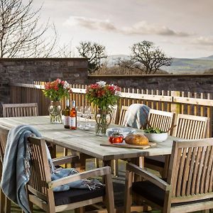 LlandyrnogThe Barn At Plas Ashpool Sleeps 8别墅 Exterior photo