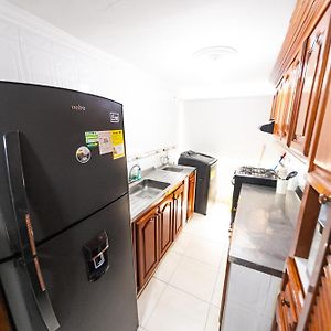 El Bendecido. Amplio Apartamento Entero Con Excelente Ubicacion Y Parqueadero Privado Gratis Las 24 Horas. Cartagena Exterior photo