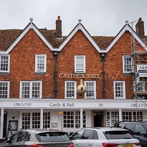 Castle And Ball By Greene King Inns 马尔堡 Exterior photo