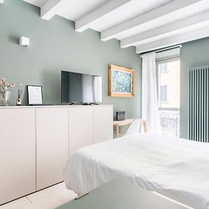 Bergamo Center Suite Mia - Modern & Green + Wifi Exterior photo