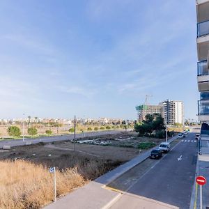 Modern Apartment: Moncofa Beachside Oasis Exterior photo