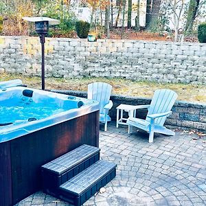 Hot Tub-King Suite-Pet Friendly-Fenced Yard-Fire Pit-500Mbps-Fireplace 东斯特劳兹堡 Exterior photo