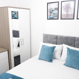 3-Bedroom Semi Near Etihad Football Stadium, Tourist Attractions, Manchester City Centre And Transport Links - Sky N Netflix Exterior photo