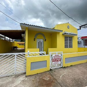 Best Surfers Beach Just A Few Block Down, Arecibo Main House Exterior photo