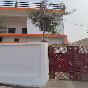 The Akash Homestay Ayodhya Exterior photo