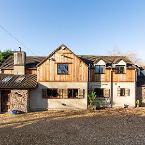 Cheerful 7-Bedroom House With Hot Tub Sleeps 24 Iron Acton Exterior photo