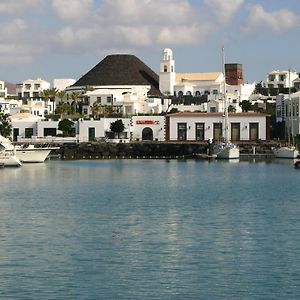 Wonderful Costa Teguise Villa - 5 Bedrooms - Villa Caletas Teguise - Perfect For A Large Group - Private Pool Exterior photo