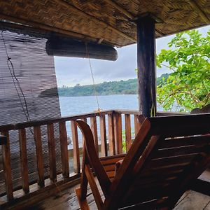 Shey'S Travellers Inn Mambajao Exterior photo