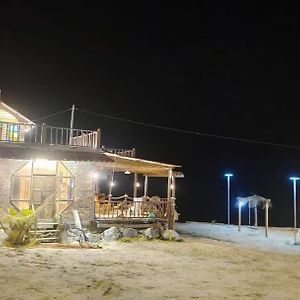 Rumahbatu Beach Cottage 瓜拉丁加奴 Exterior photo