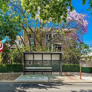 Leafy Bliss 2Br, Bus Stop & Coffee Within Reach 珀斯 Exterior photo