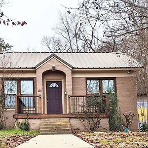 Charming Home On Callahan 泰勒 Exterior photo