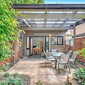 'Violet Cottage' An Idyllic Urban Oasis For Two Unley Exterior photo