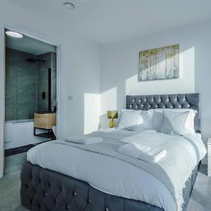 Stunning 2-Bed Premium Apartment - Free Wi-Fi 普雷斯顿 Exterior photo