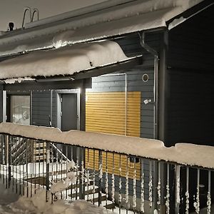 Talo Saunalla Ja Sahkoauton Oma Type2 Latauspiste 万塔 Exterior photo