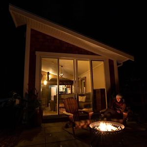 Tiny House & Sauna On Lakefront Farm Oasis Merville Exterior photo