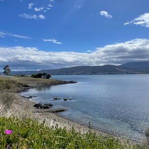 Serene Oceana ~ Savoring The Gentle Tassie Breeze Tranmere Exterior photo