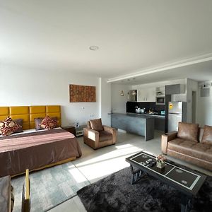 Modern Furnished Apt With Pool Close To Airport 阿克拉 Exterior photo