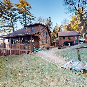 Lake Bomoseen Log Cabin Exterior photo