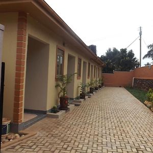 Malaika Apartments Uganda 坎帕拉 Exterior photo