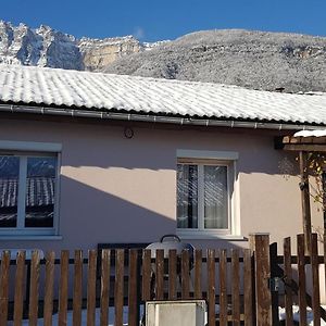 Saint-Vincent-de-MercuzeGite Fabuleux, Jardin, Terrasse, Parking别墅 Exterior photo