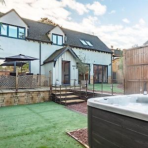 Cotswold Holiday Let With Hot Tub - The Old Garage 奇平诺顿 Exterior photo