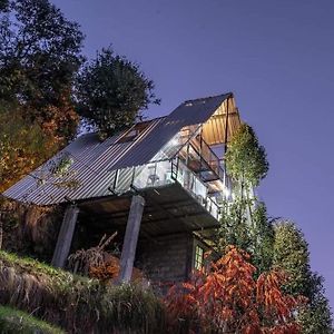 The Himalayan Sukoon Villa Tree House Jibhi Banjār Exterior photo