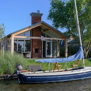 Bungalow With A Terrace Near The Sneekermeer 阿克伦 Exterior photo