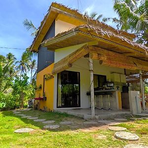 Tropical Haven With Dedicated Office Space In Siargao 卢纳将军城 Exterior photo