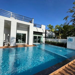 Pl Cool Pool Villa By Casaseaside Rayong Ban Chak Phai Exterior photo