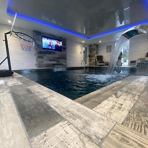 Peover SuperiorJaw Dropping House With Private Indoor Pool And Hot Tub别墅 Exterior photo